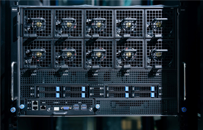 Cận cảnh hàng nghìn siêu chip NVIDIA tại nhà máy AI đầu tiên ở Việt Nam